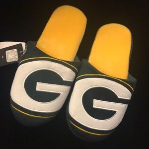 Green Bay Packer slippers NWT
